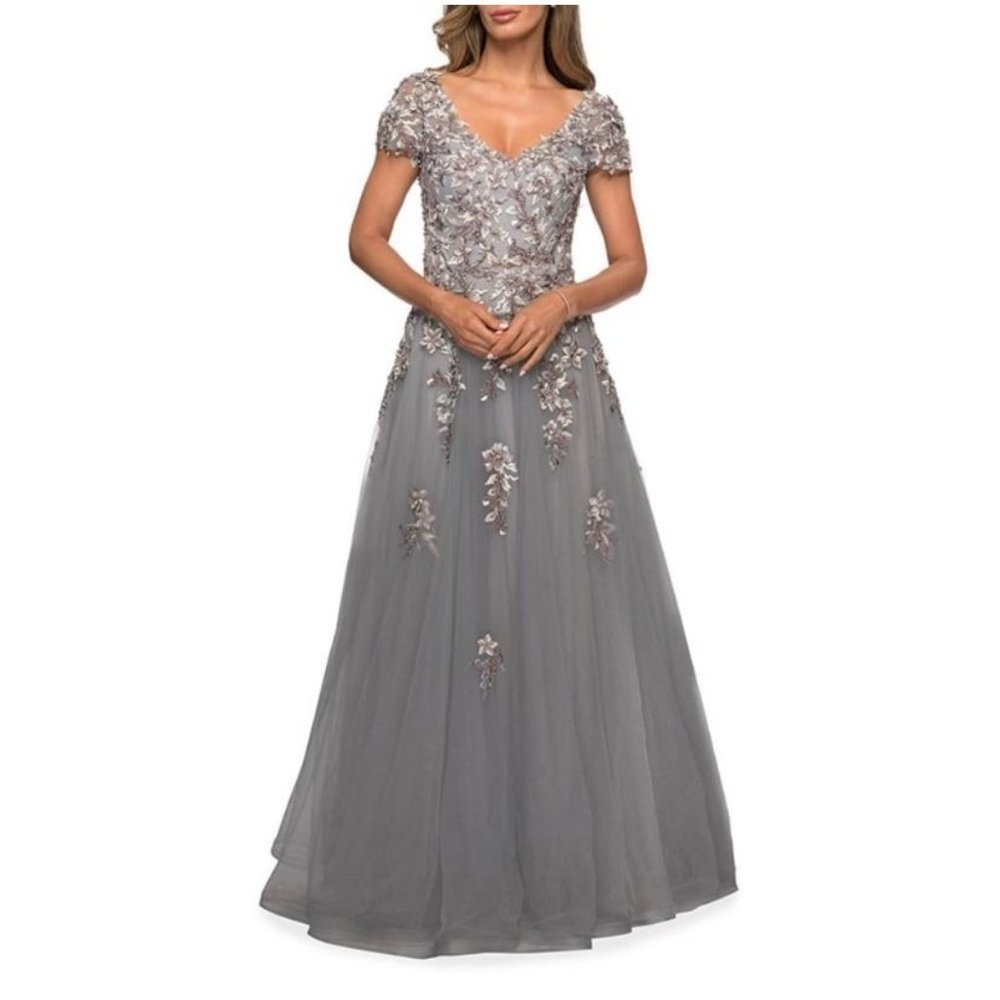NWT La Femme 27968 Embroidered & Beaded Lace Applique Ballgown Gray 18